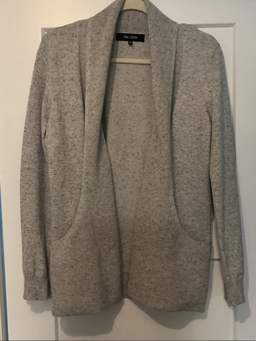 Chloe + Jasmine Women’s Light Heather Gray Shawl-Collar Cardigan with pockets